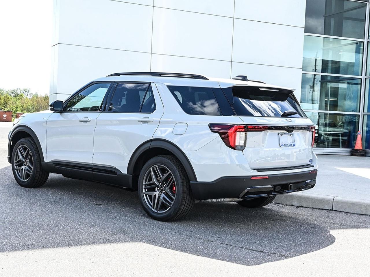 2027 Ford Explorer ST-Line Photo