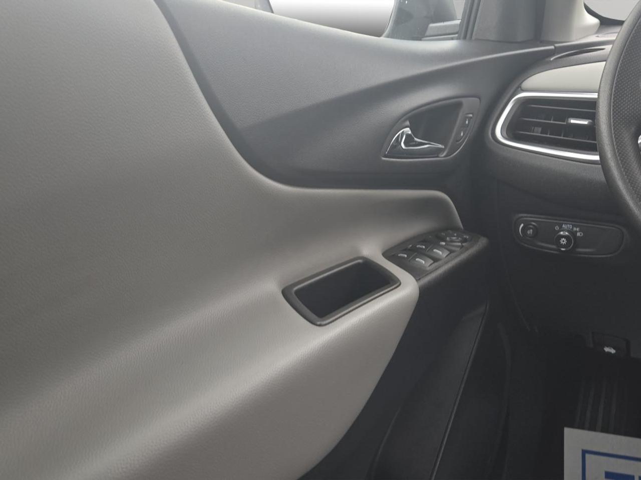 2024 Chevrolet Equinox LS Photo