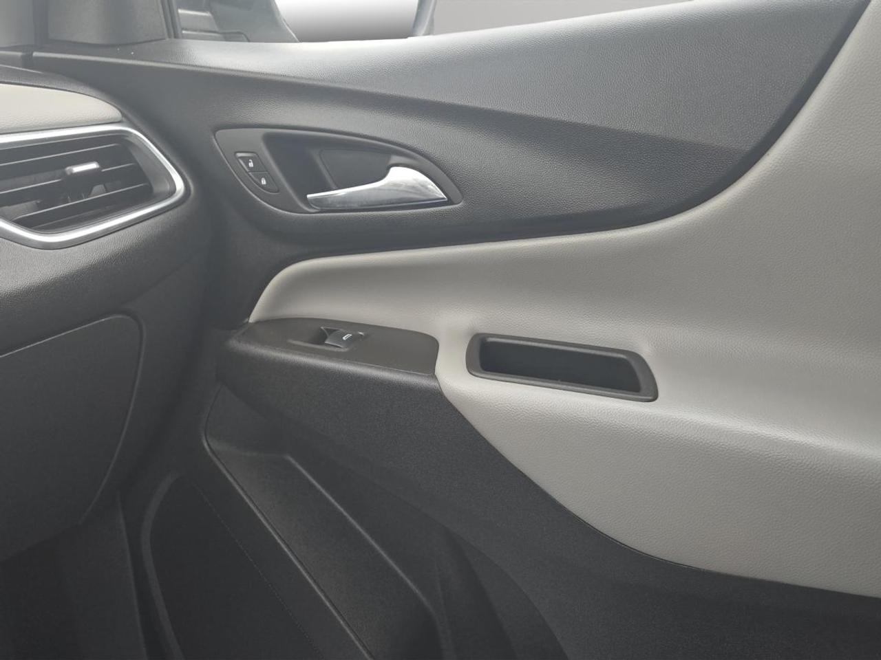 2024 Chevrolet Equinox LS Photo