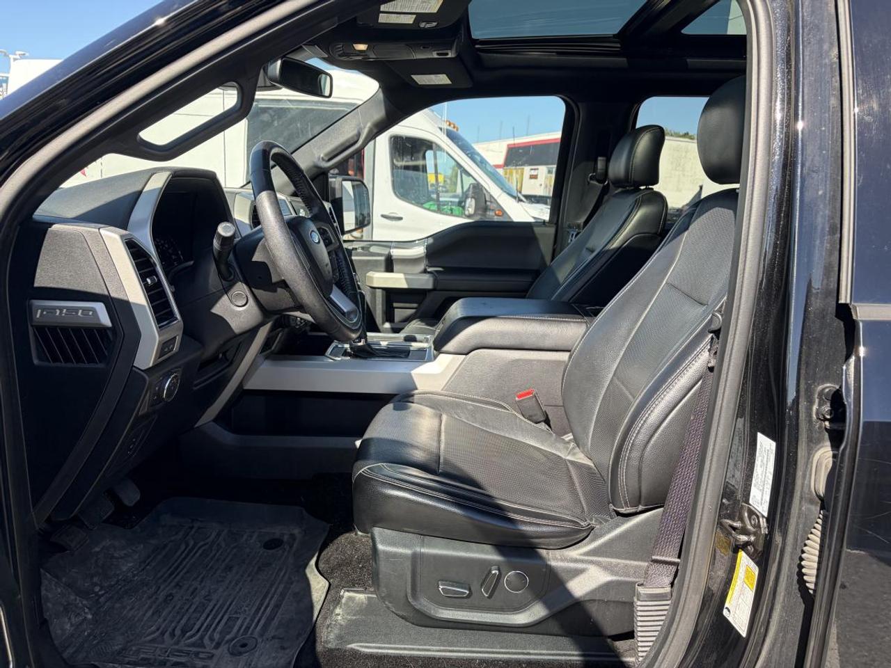 2017 Ford F-150 Lariat Photo