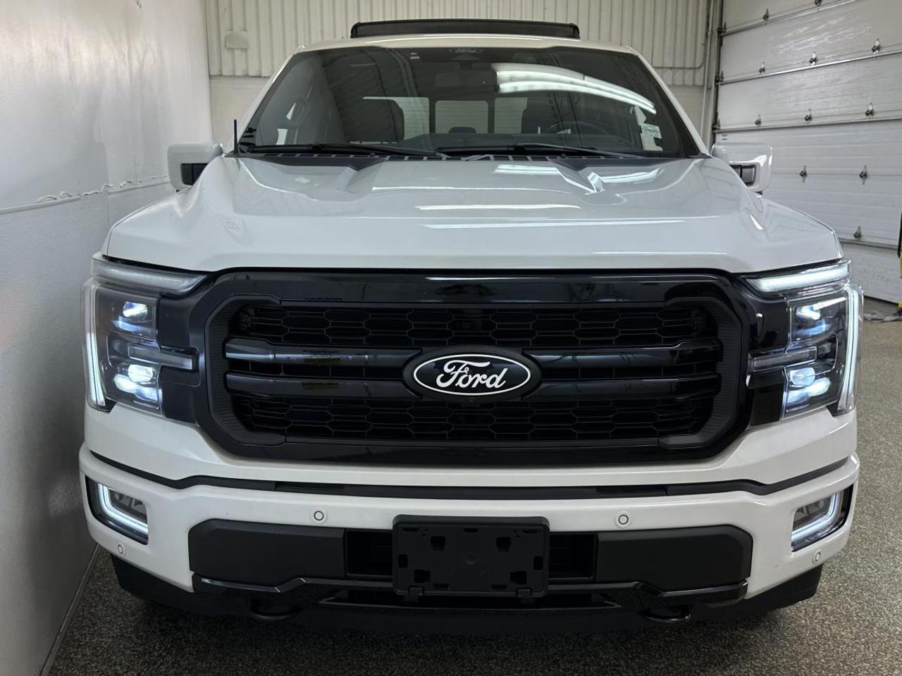 2024 Ford F-150 Lariat LARIAT/HYBRID/4WD/PANOROOF/LEATHER/NAVI/OFF 1 OWNER FOR LEASE! Photo