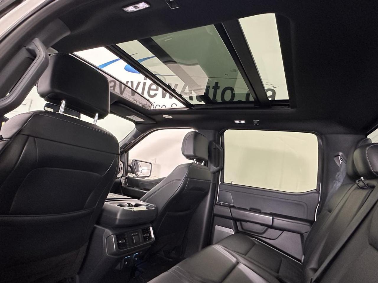 2024 Ford F-150 Lariat LARIAT/HYBRID/4WD/PANOROOF/LEATHER/NAVI/OFF 1 OWNER FOR LEASE! Photo