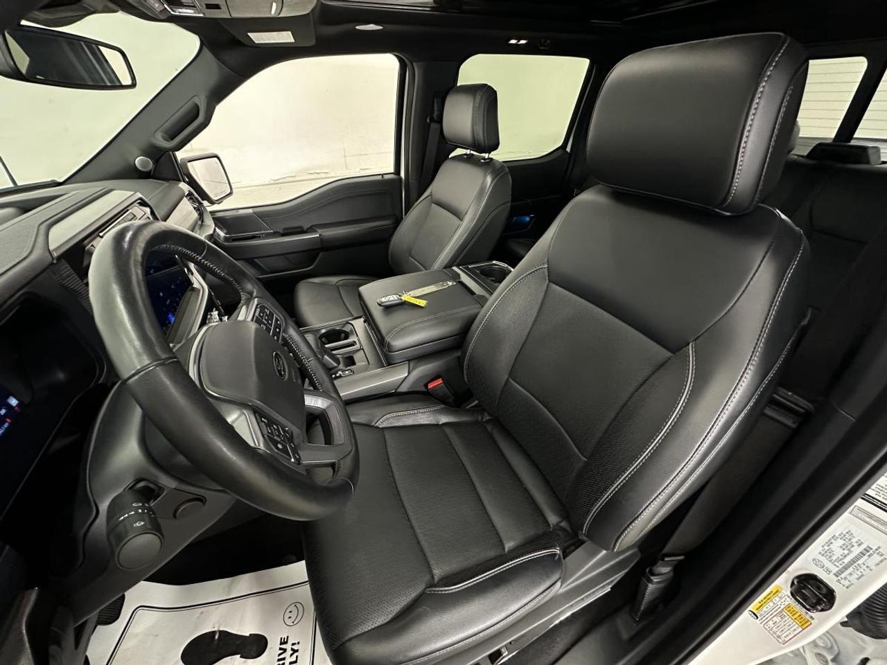 2024 Ford F-150 Lariat LARIAT/HYBRID/4WD/PANOROOF/LEATHER/NAVI/OFF 1 OWNER FOR LEASE! Photo