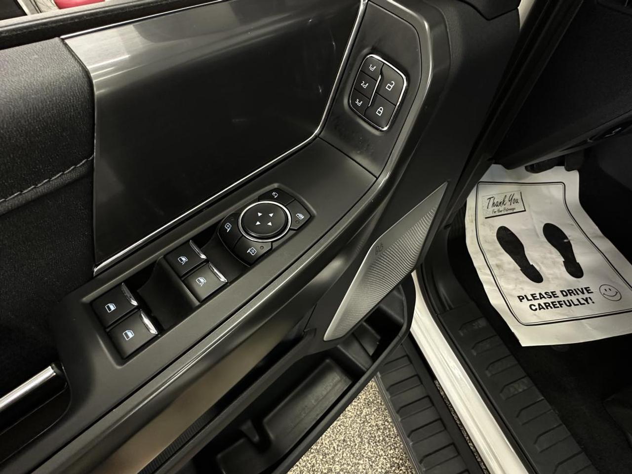 2024 Ford F-150 Lariat LARIAT/HYBRID/4WD/PANOROOF/LEATHER/NAVI/OFF 1 OWNER FOR LEASE! Photo