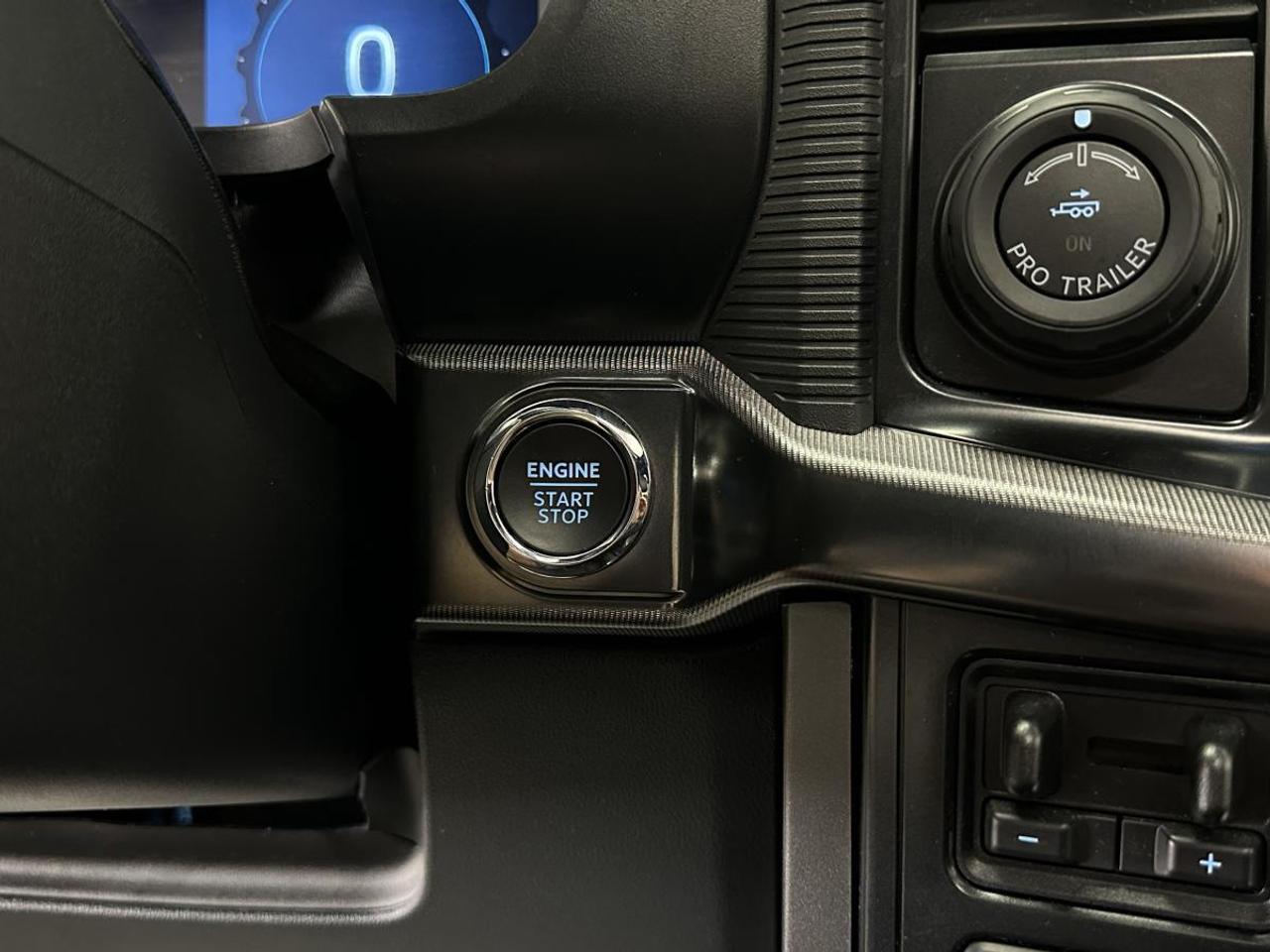 2024 Ford F-150 Lariat LARIAT/HYBRID/4WD/PANOROOF/LEATHER/NAVI/OFF 1 OWNER FOR LEASE! Photo
