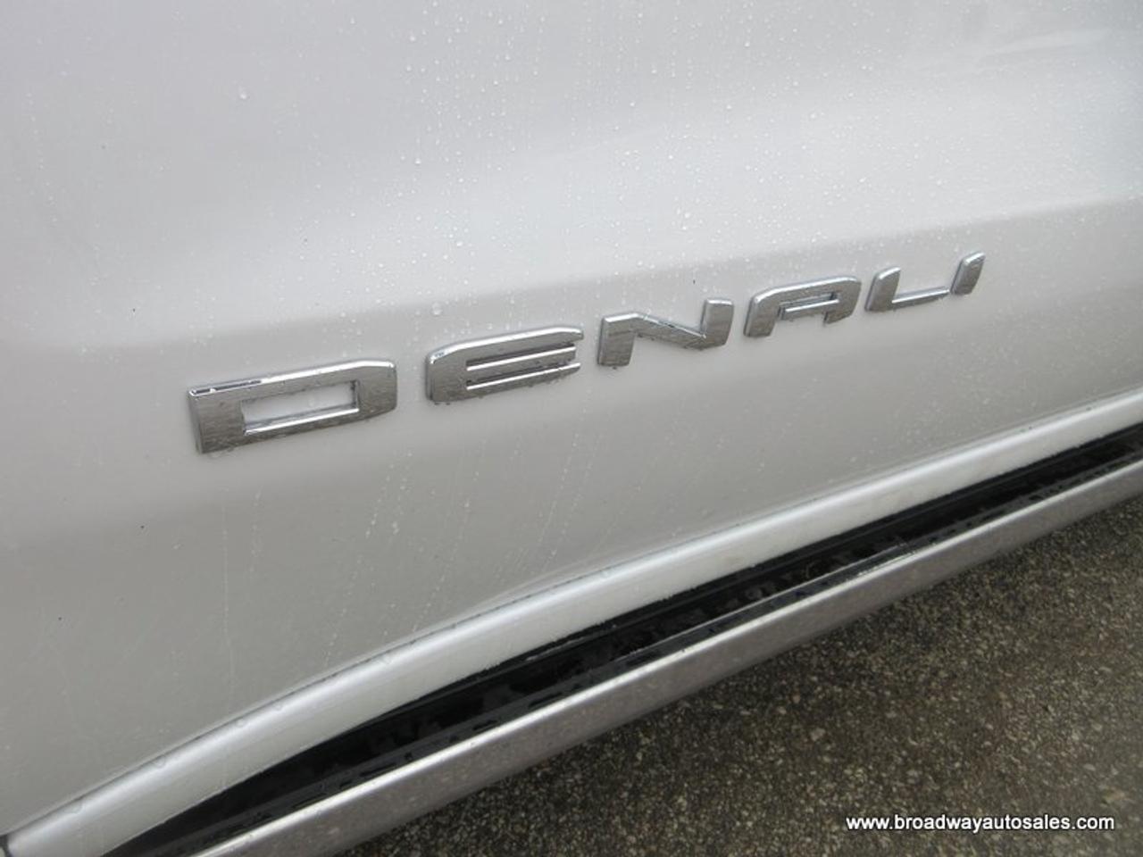 2021 GMC Sierra 1500 LOADED DENALI-PACKAGE 5 PASSENGER 3.0L - DURAMAX.. 4X4.. CREW-CAB.. SHORTY.. NAVIGATION.. SUNROOF.. LEATHER.. HEATED/AC SEATS.. BACK-UP CAMERA.. Photo