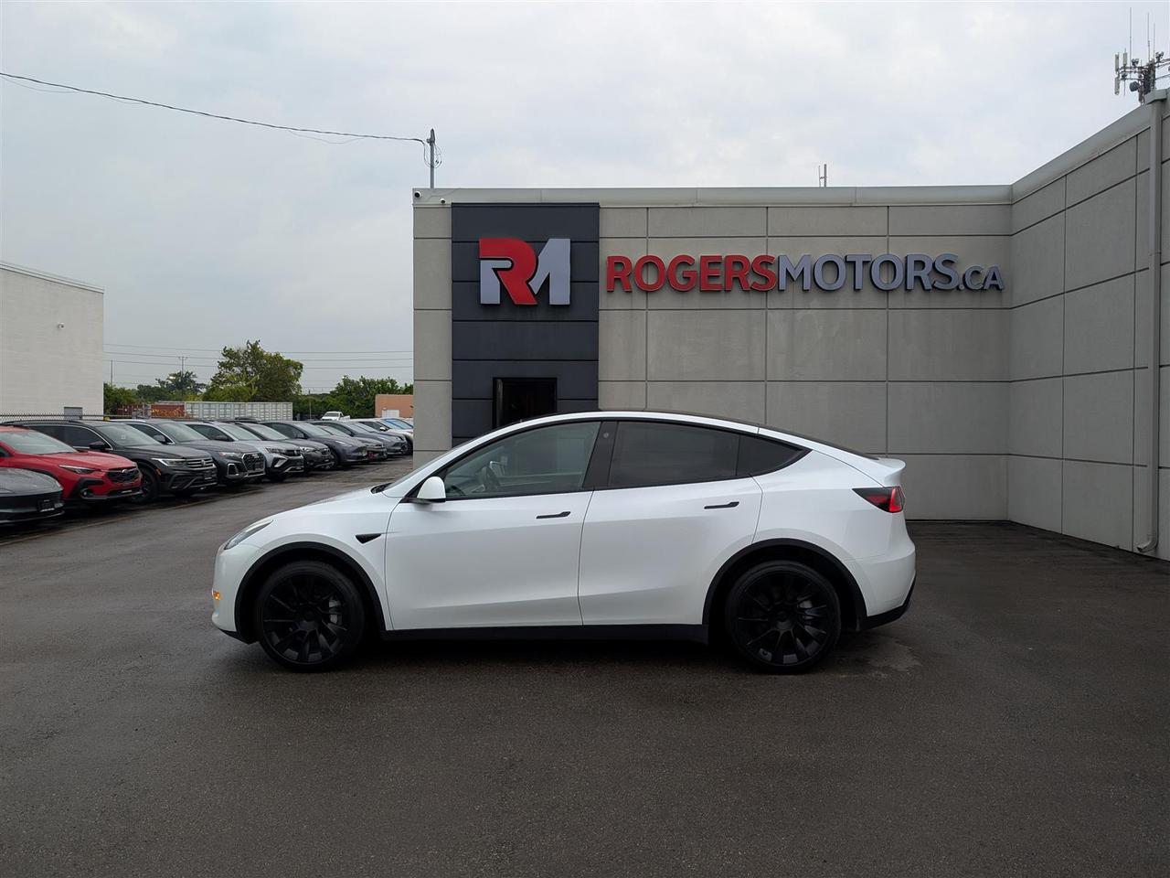 2023 Tesla Model Y LONG RANGE AWD - DUAL MOTOR Photo1