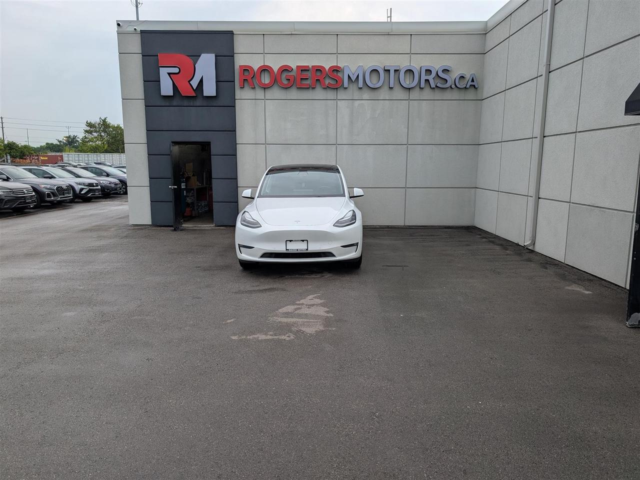 2023 Tesla Model Y LONG RANGE AWD - DUAL MOTOR Photo