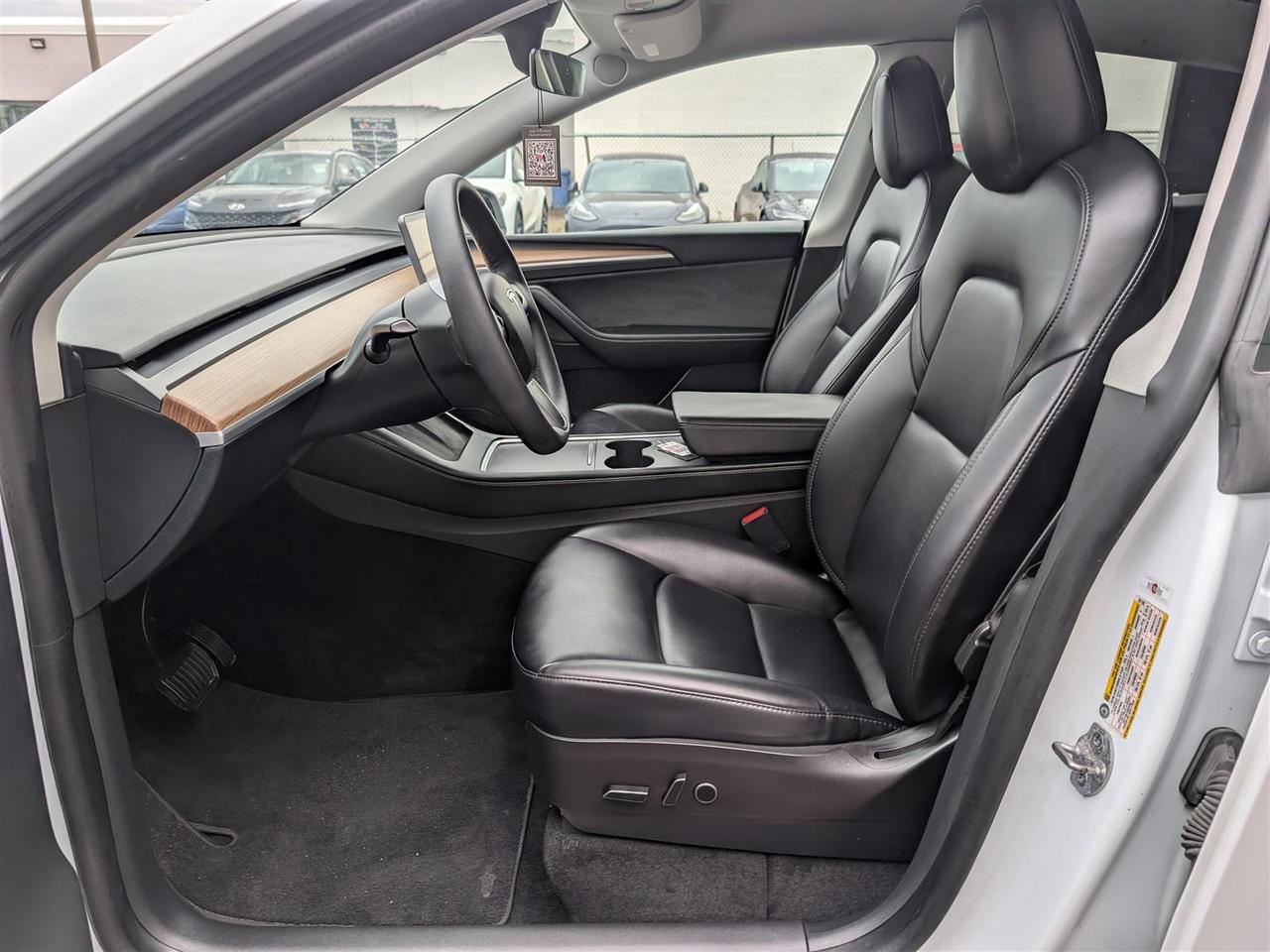 2023 Tesla Model Y LONG RANGE AWD - DUAL MOTOR Photo