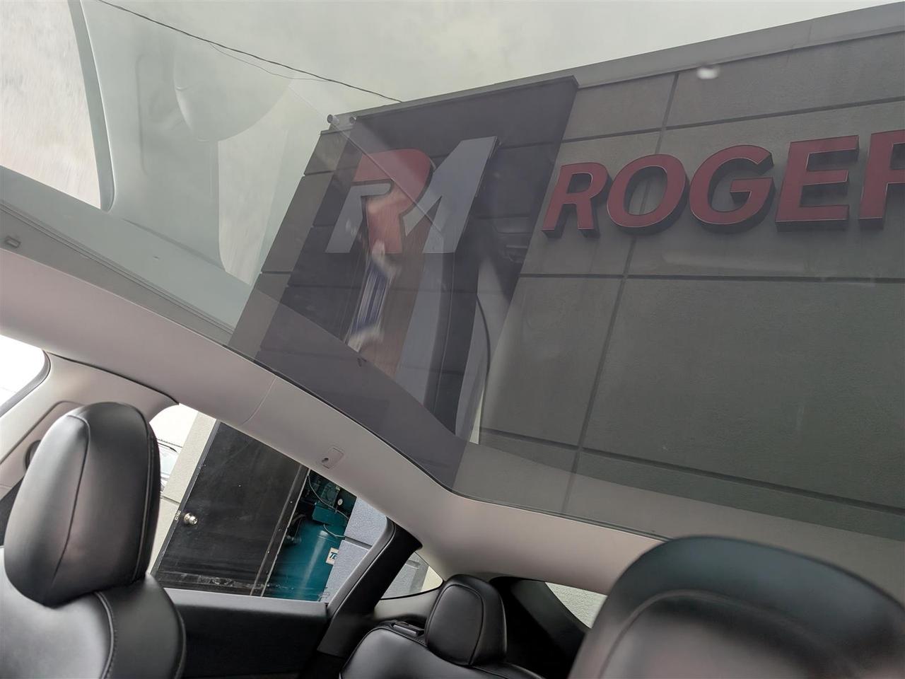 2023 Tesla Model Y LONG RANGE AWD - DUAL MOTOR Photo