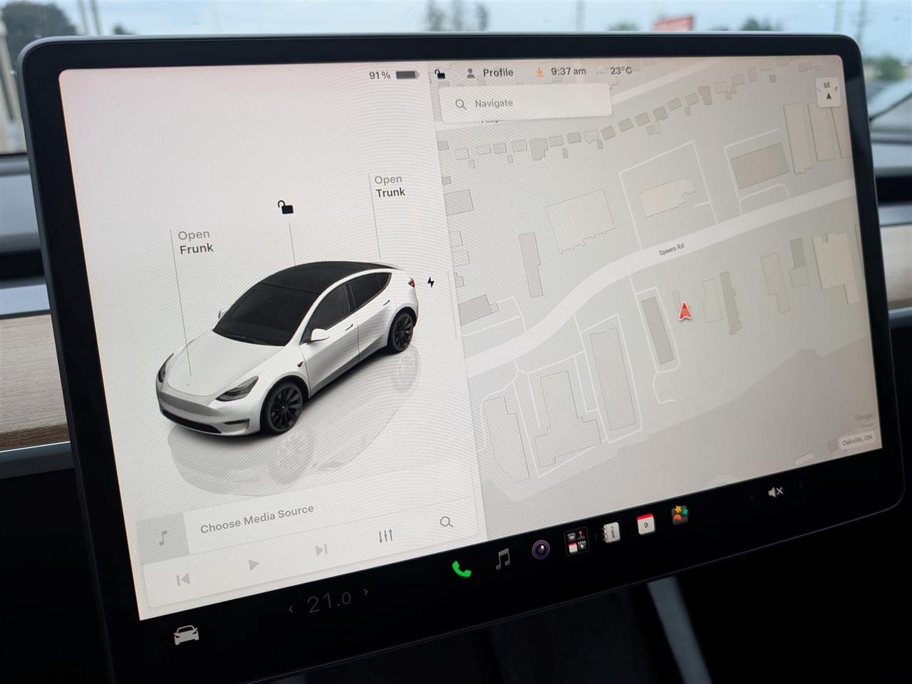 2023 Tesla Model Y LONG RANGE AWD - DUAL MOTOR Photo