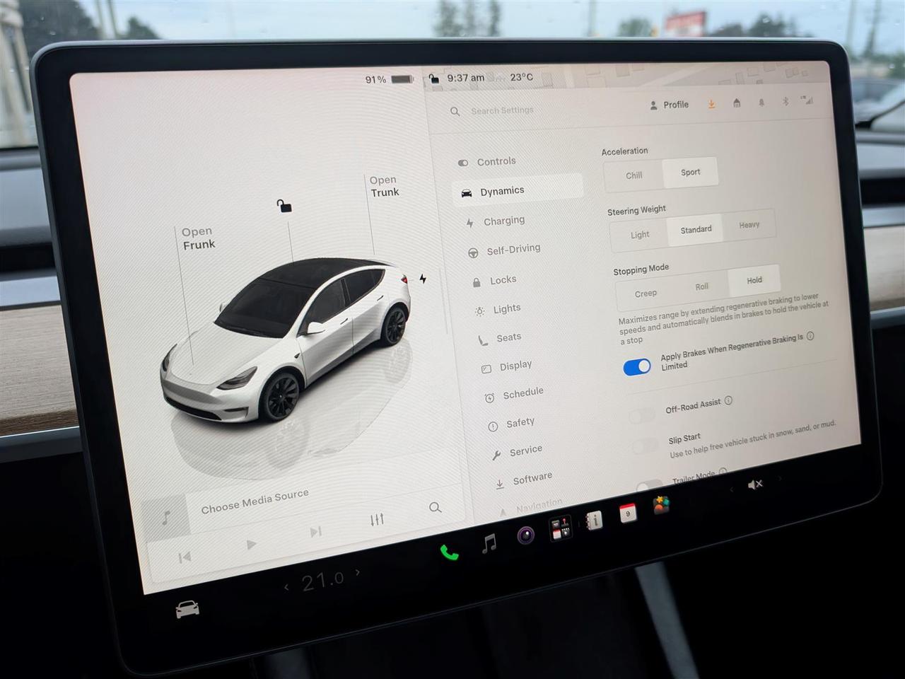 2023 Tesla Model Y LONG RANGE AWD - DUAL MOTOR Photo