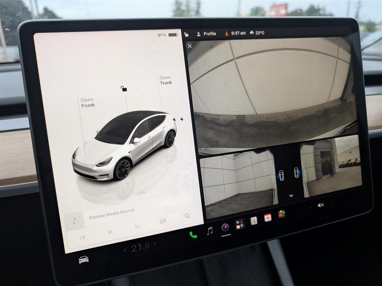 2023 Tesla Model Y LONG RANGE AWD - DUAL MOTOR Photo
