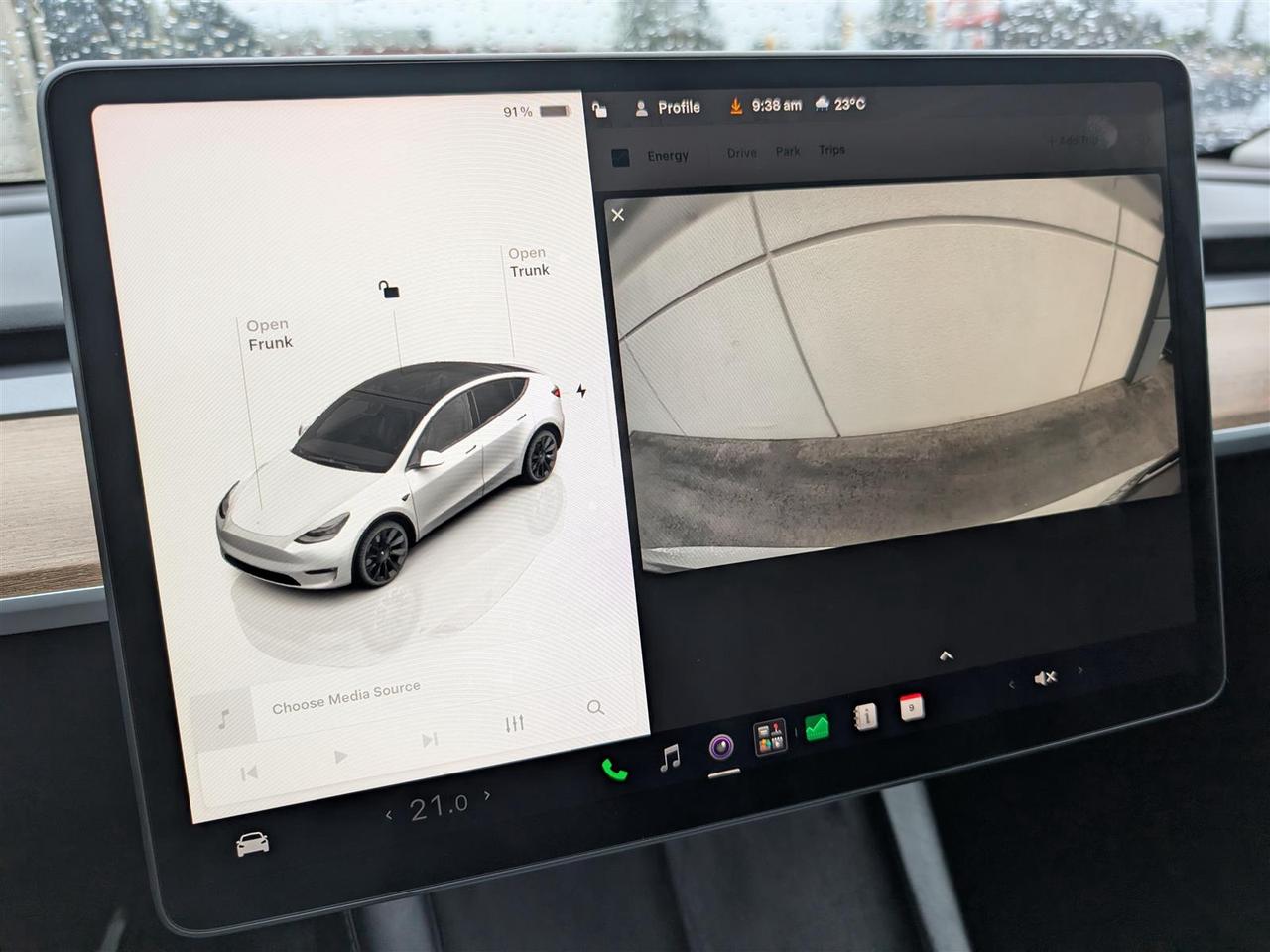 2023 Tesla Model Y LONG RANGE AWD - DUAL MOTOR Photo