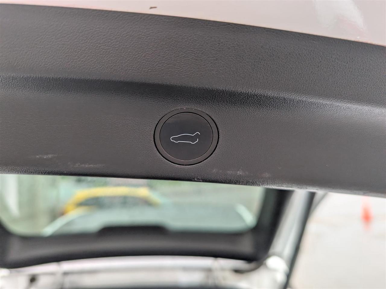 2023 Tesla Model Y LONG RANGE AWD - DUAL MOTOR Photo