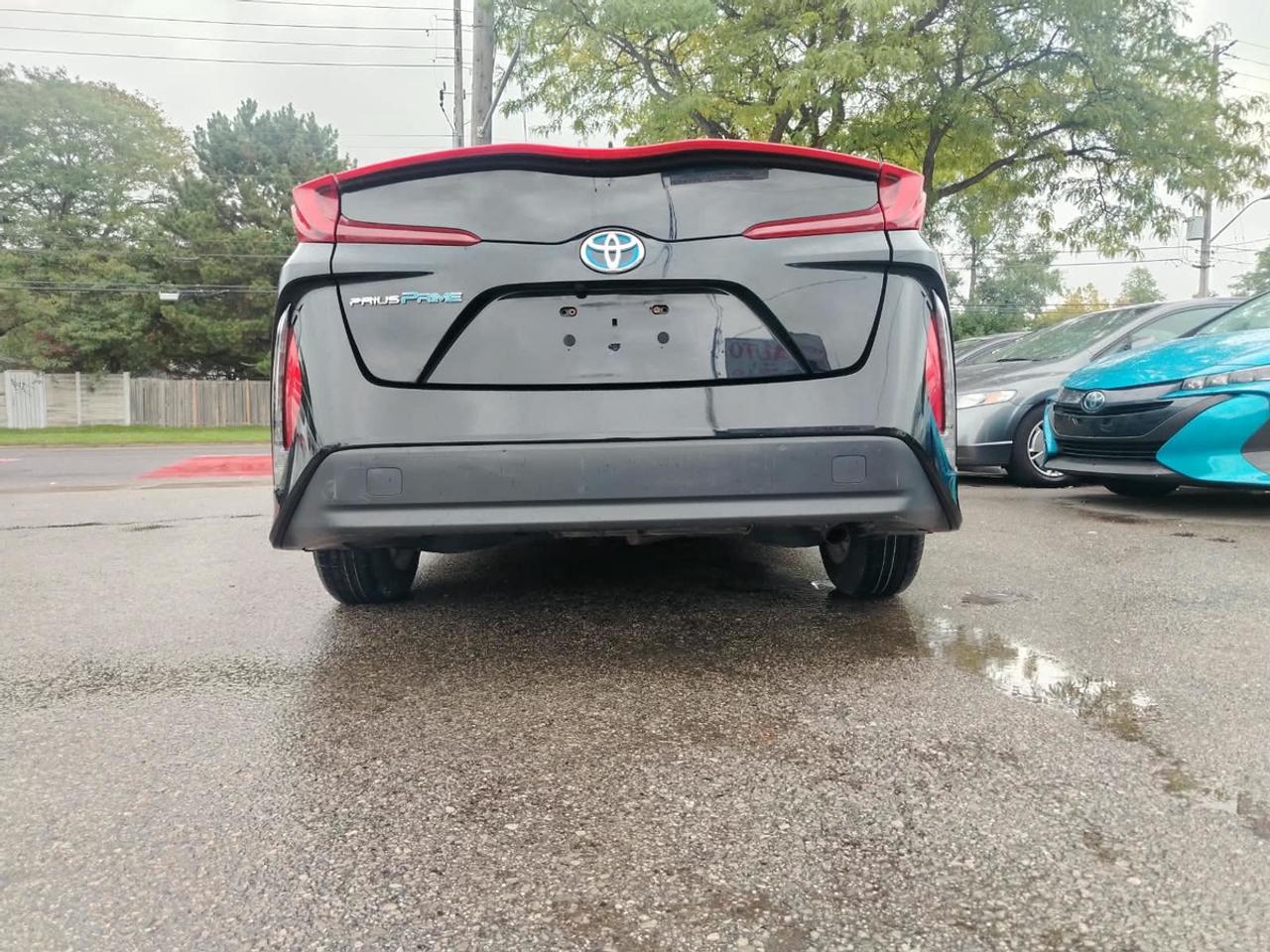 2021 Toyota Prius Prime XLE Photo3