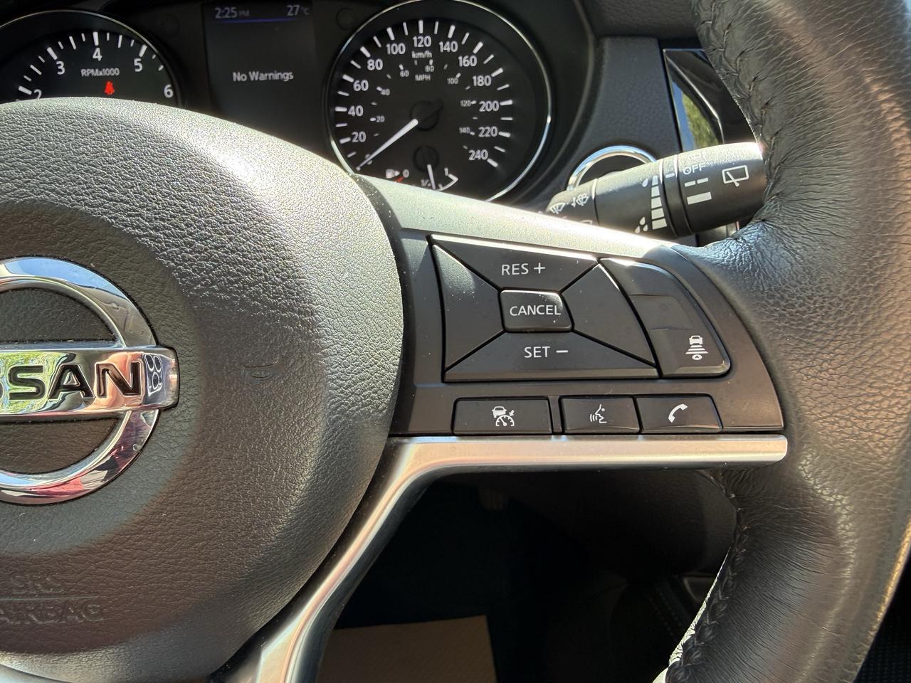 2018 Nissan Rogue SL Photo