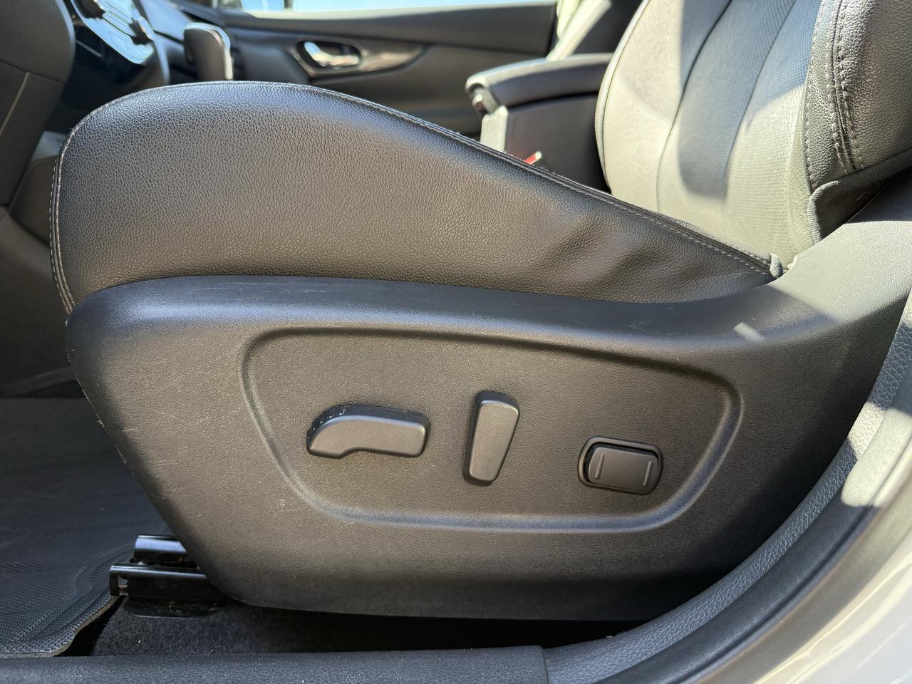 2018 Nissan Rogue SL Photo