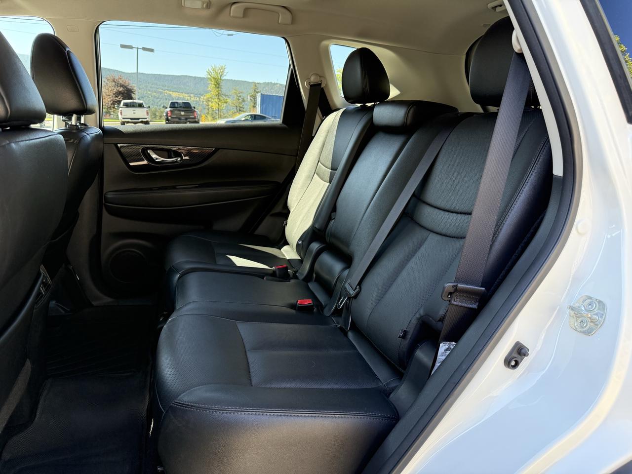 2018 Nissan Rogue SL Photo