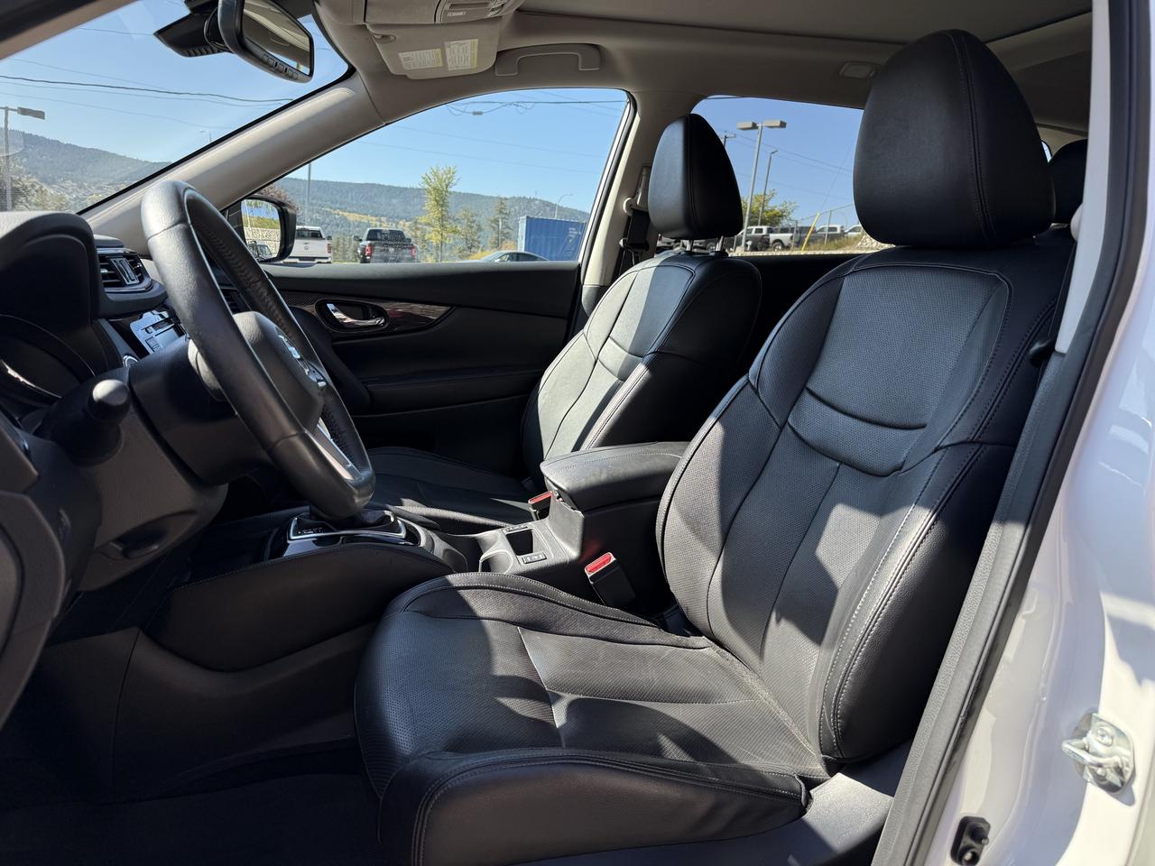 2018 Nissan Rogue SL Photo