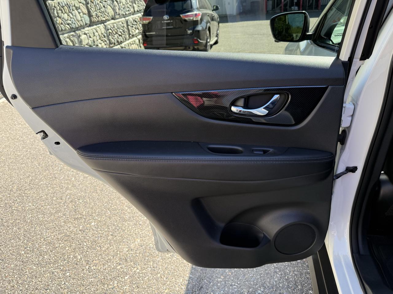 2018 Nissan Rogue SL Photo
