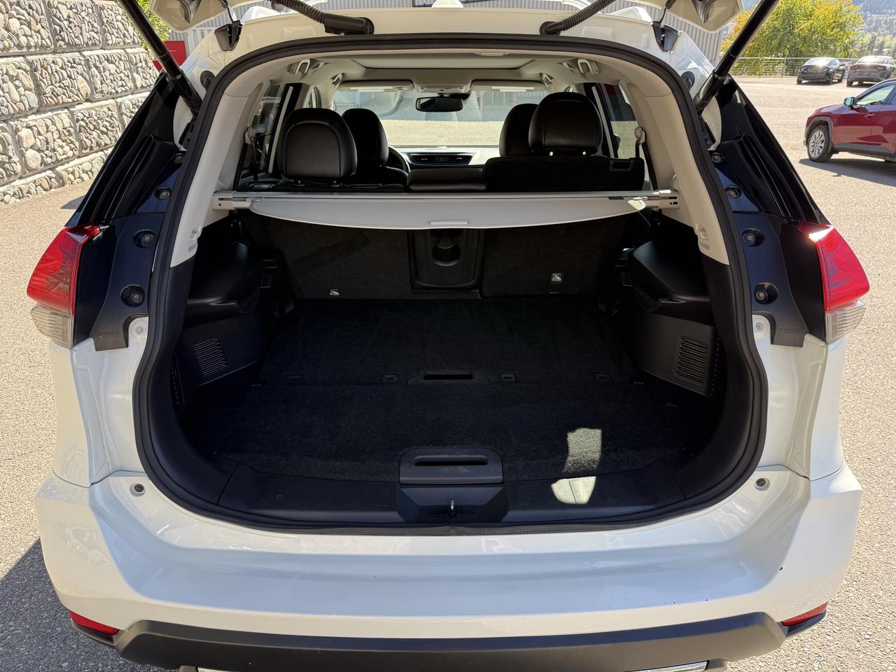 2018 Nissan Rogue SL Photo