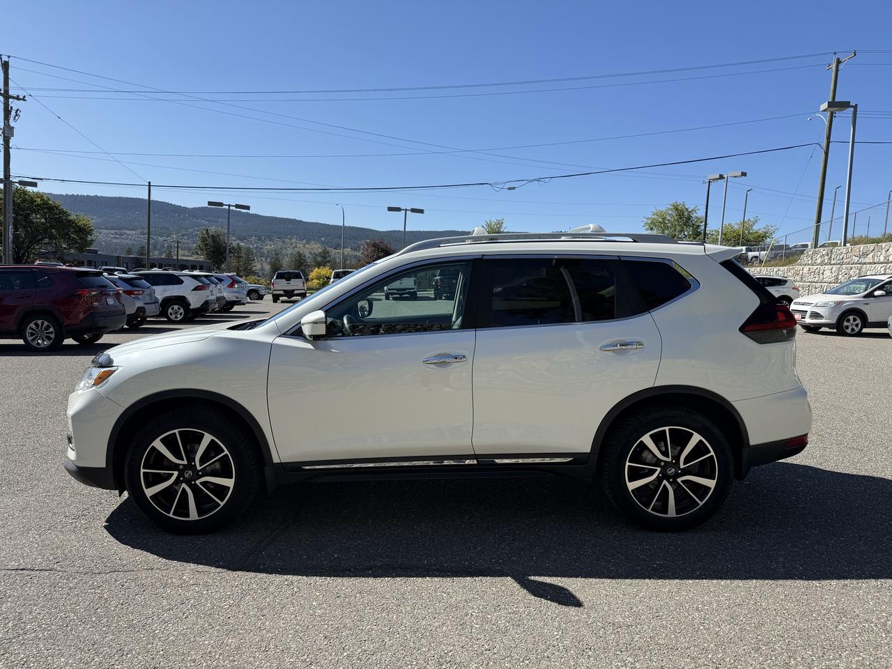 2018 Nissan Rogue SL Photo3