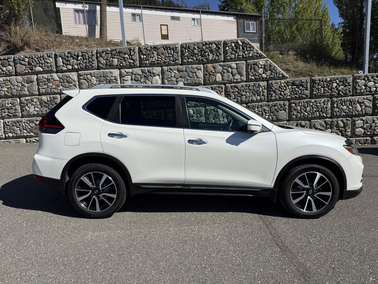 2018 Nissan Rogue SL Photo