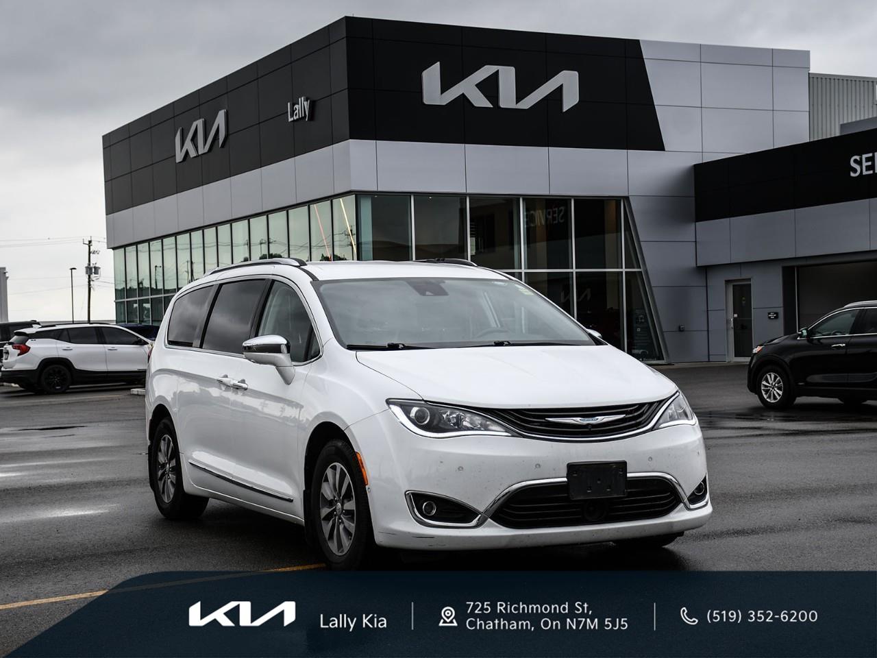 2019 Chrysler Pacifica Hybrid 2019 Chrysler Pacifica Hybrid - Limited | Low KMs | Clean CarFax | Local Trade | Stock #LKCA00798A Photo0