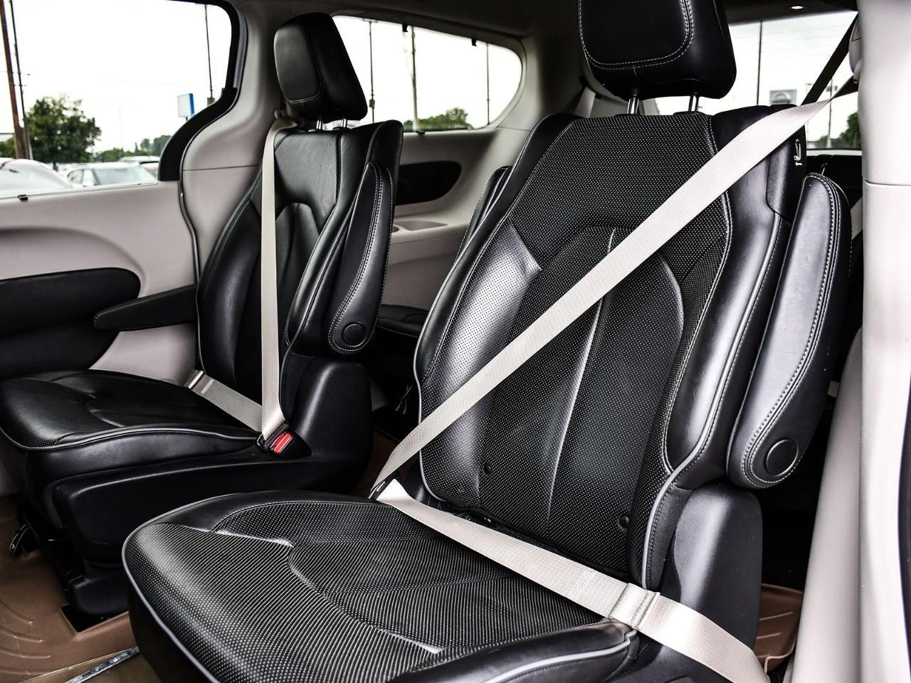 2019 Chrysler Pacifica Hybrid 2019 Chrysler Pacifica Hybrid - Limited | Low KMs | Clean CarFax | Local Trade | Stock #LKCA00798A Photo