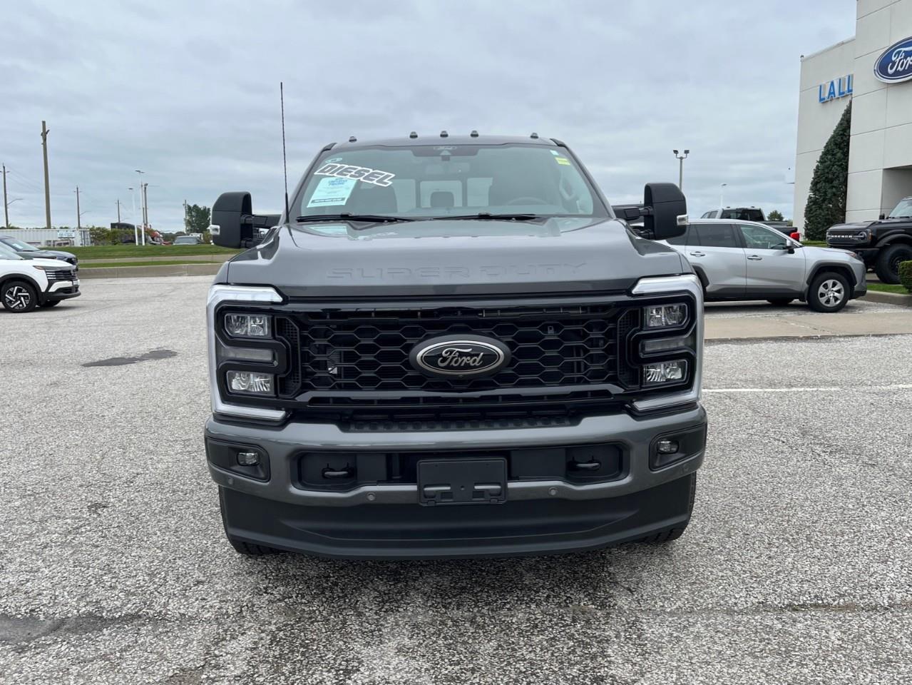 2026 Ford F-350 Lariat Photo2
