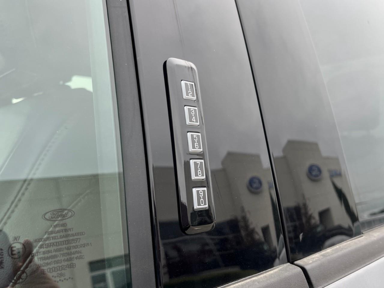 2026 Ford F-350 Lariat Photo