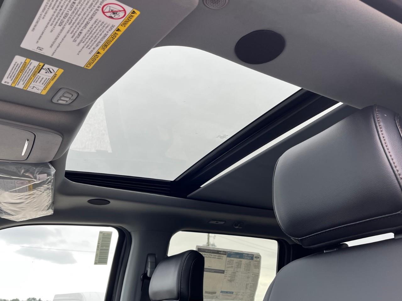 2026 Ford F-350 Lariat Photo