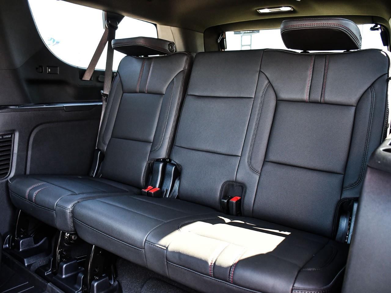 2026 Chevrolet Suburban RST Photo