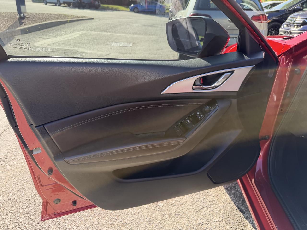 2017 Mazda MAZDA3 SE - HEATED LEATHER SEATS, NAV, BACKUP CAMERA!! - Photo #17