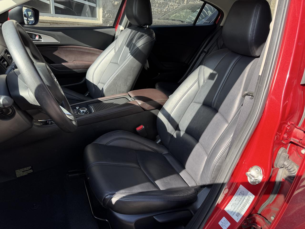 2017 Mazda MAZDA3 SE - HEATED LEATHER SEATS, NAV, BACKUP CAMERA!! - Photo #18
