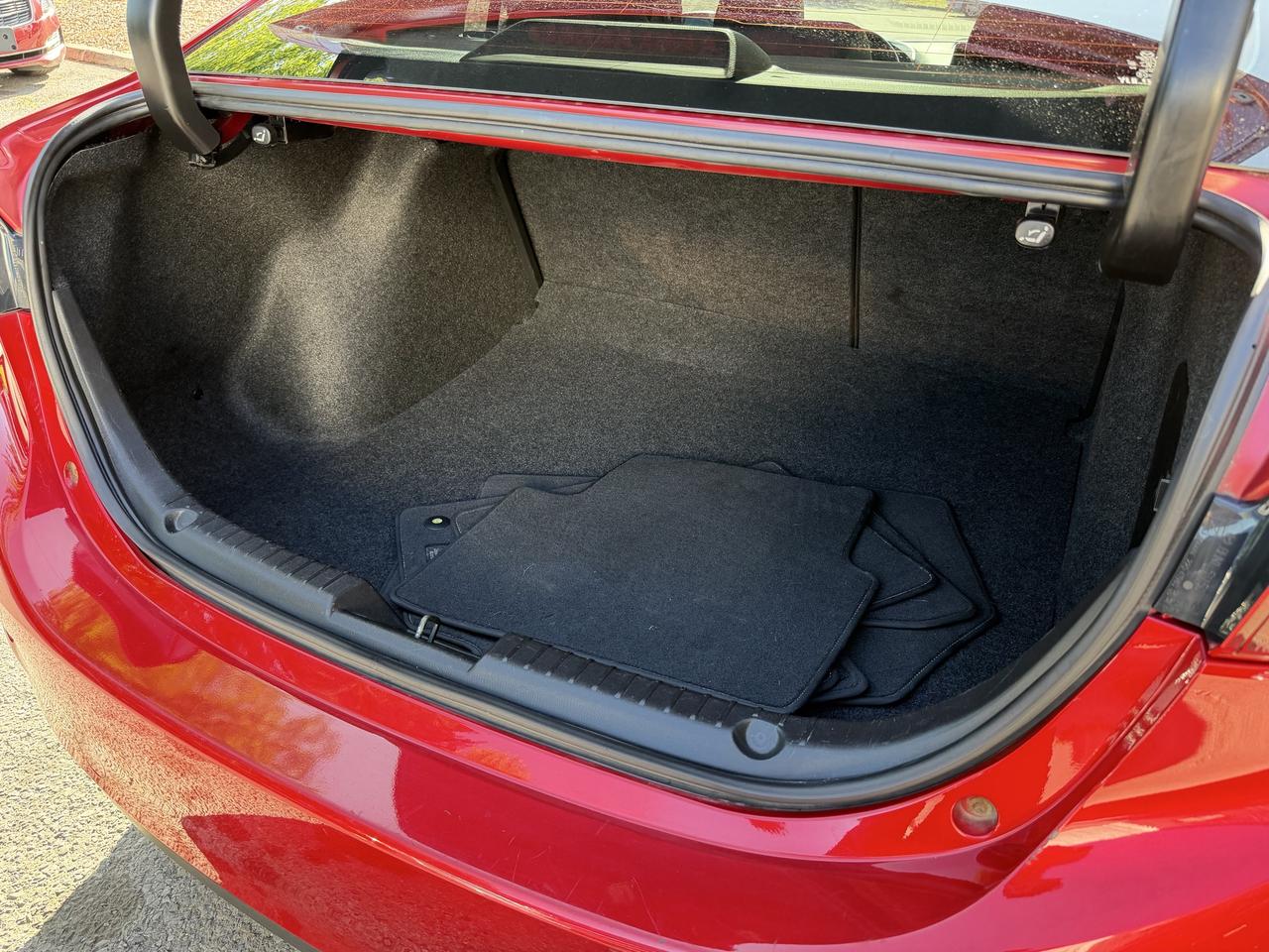 2017 Mazda MAZDA3 SE - HEATED LEATHER SEATS, NAV, BACKUP CAMERA!! - Photo #33