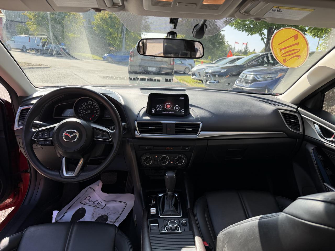 2017 Mazda MAZDA3 SE - HEATED LEATHER SEATS, NAV, BACKUP CAMERA!! Photo