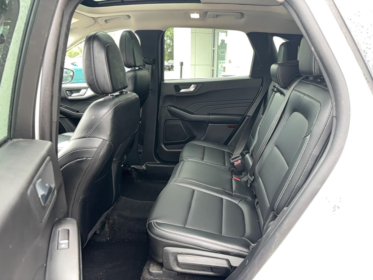 2025 Ford Escape PLATINUM AWD, PANO ROOF, FACTORY HITCH, LOADED! Photo