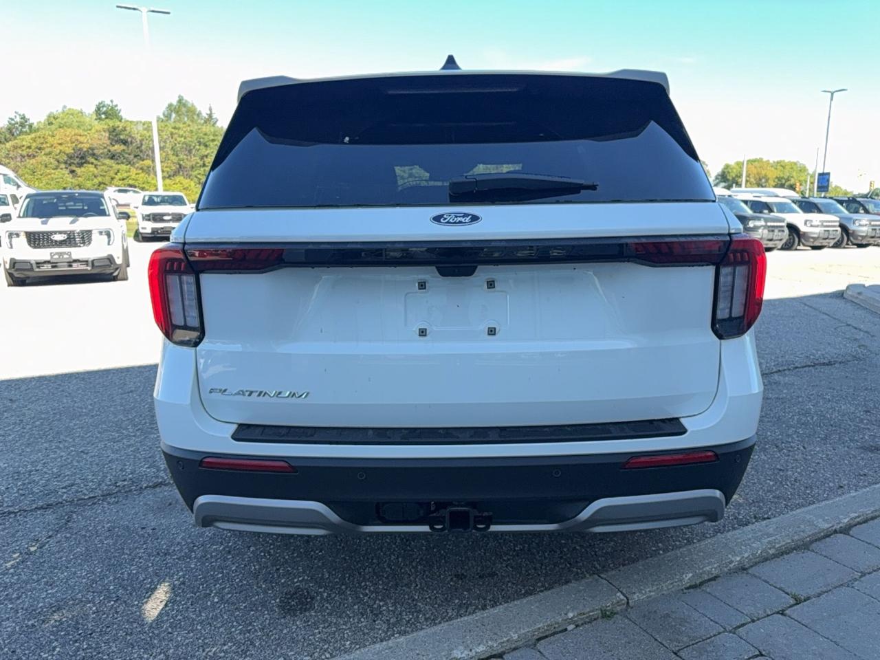 2027 Ford Explorer PLATINUM, TWIN PANEL MOONROOF, 360 CAM, TOW PKG Photo4