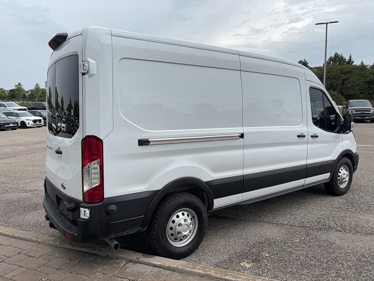 2025 Ford Transit TRANSIT 250! AWD, MEDIUM ROOF! LOTS OF OPTIONS! Photo4