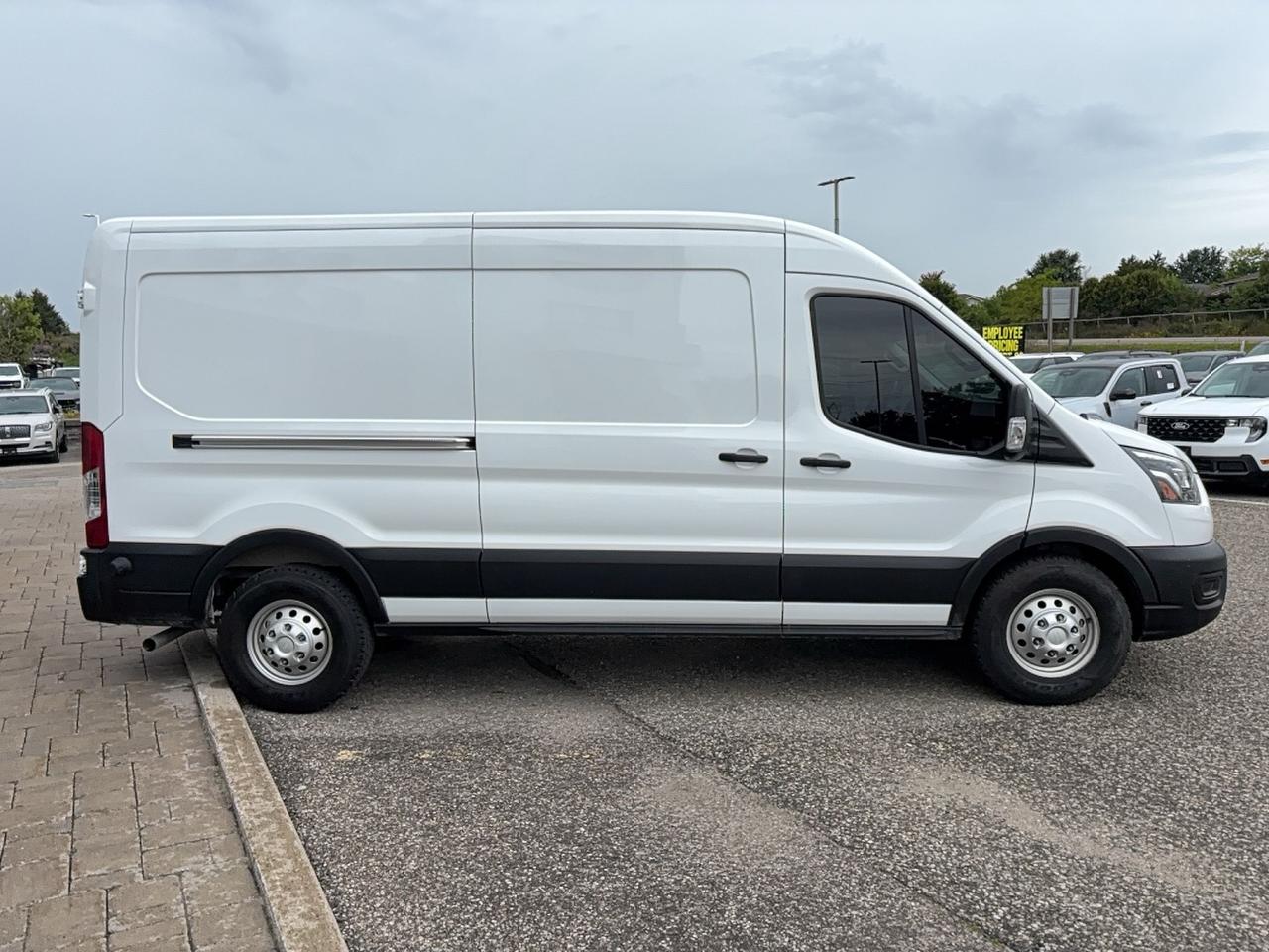 2025 Ford Transit TRANSIT 250! AWD, MEDIUM ROOF! LOTS OF OPTIONS! Photo3