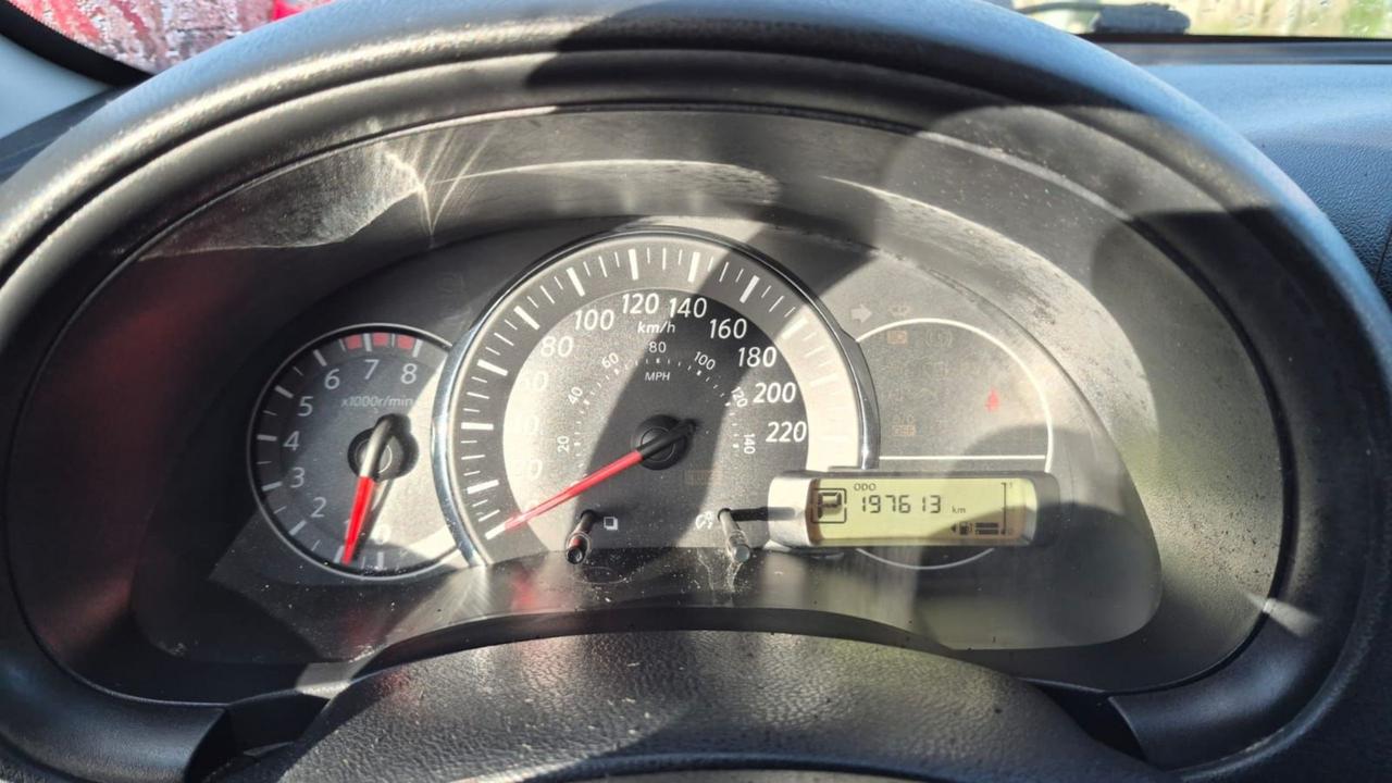 2015 Nissan Micra SV, HATCHBACK, AUTO, GREAT ON FUEL, CERTIFIED Photo