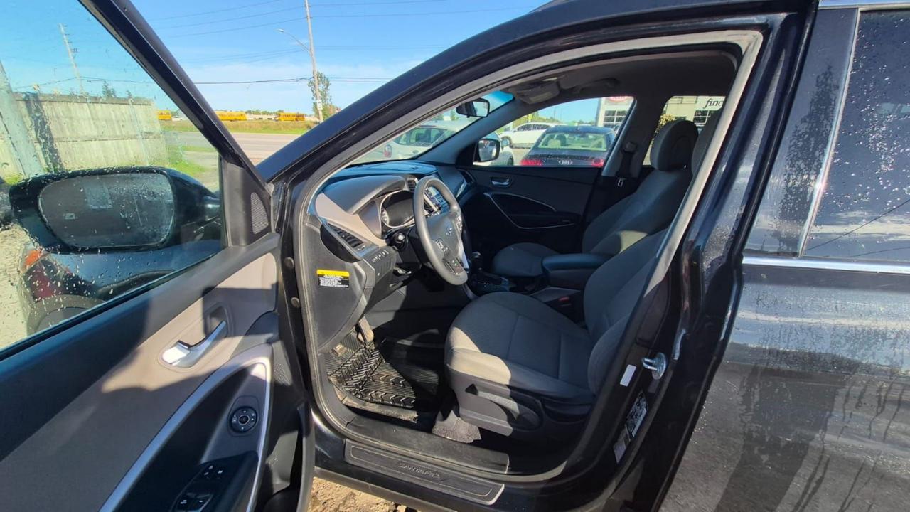 2016 Hyundai Santa Fe Sport WELL MAINTAINED, 4 CYL, AWD, CERTIFIED Photo