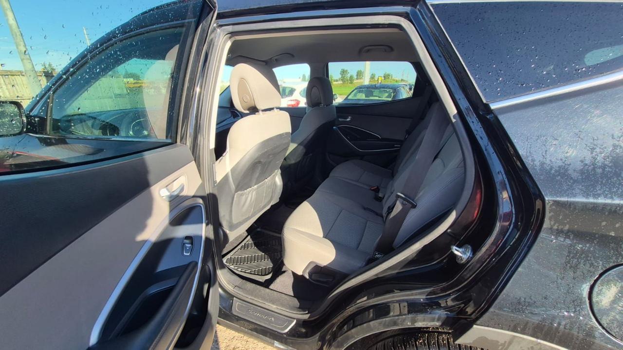 2016 Hyundai Santa Fe Sport WELL MAINTAINED, 4 CYL, AWD, CERTIFIED Photo