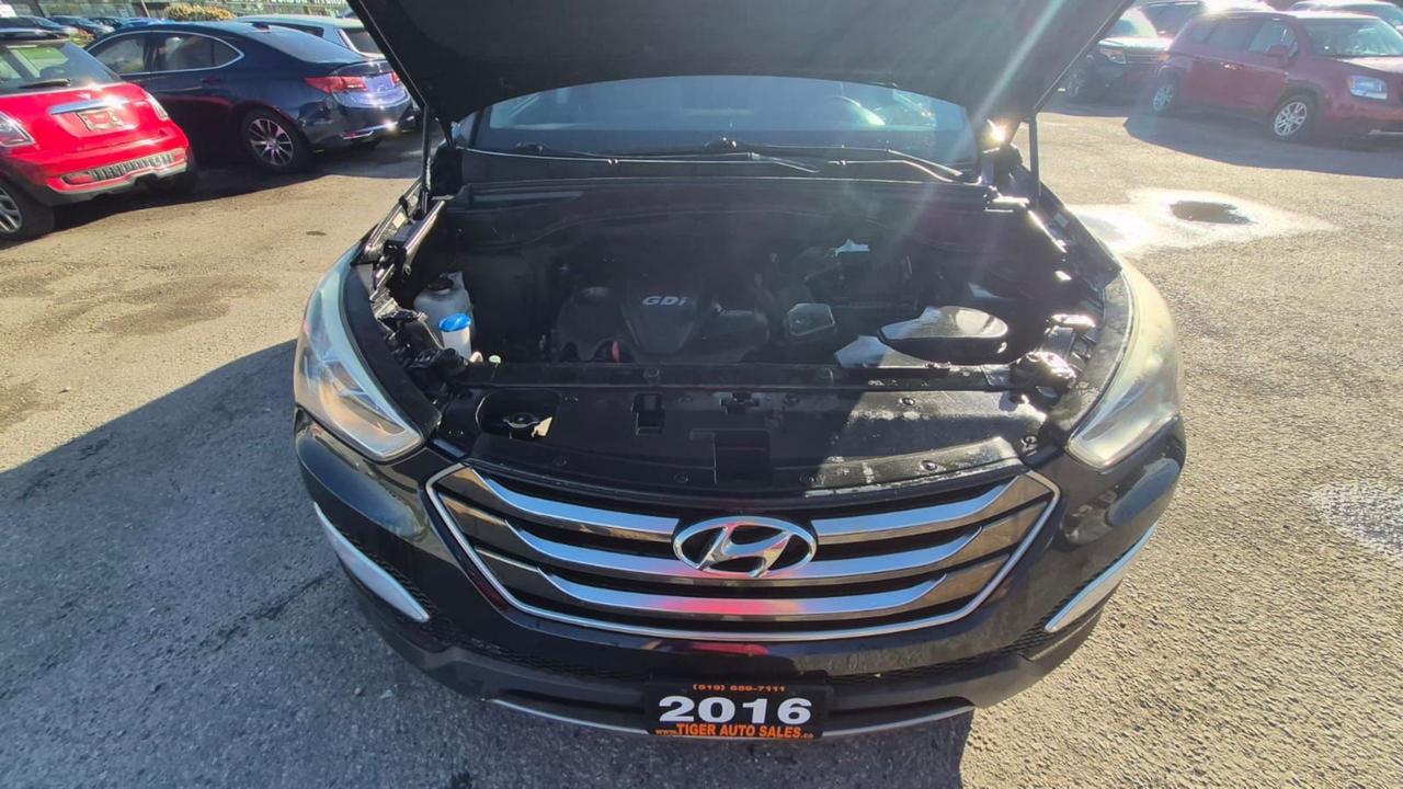 2016 Hyundai Santa Fe Sport WELL MAINTAINED, 4 CYL, AWD, CERTIFIED Photo