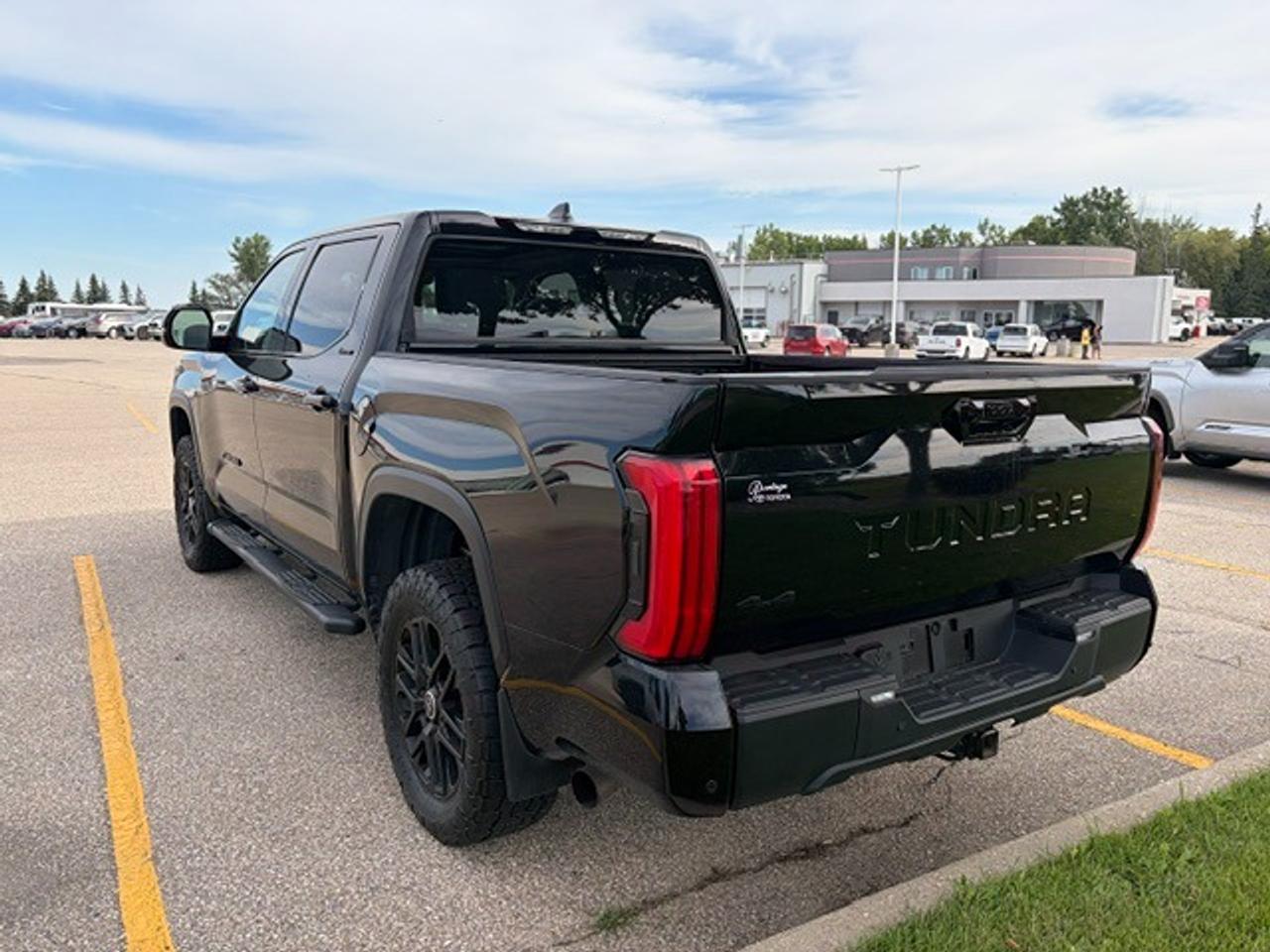 2024 Toyota Tundra CrewMax Limited limited crewmax Photo2