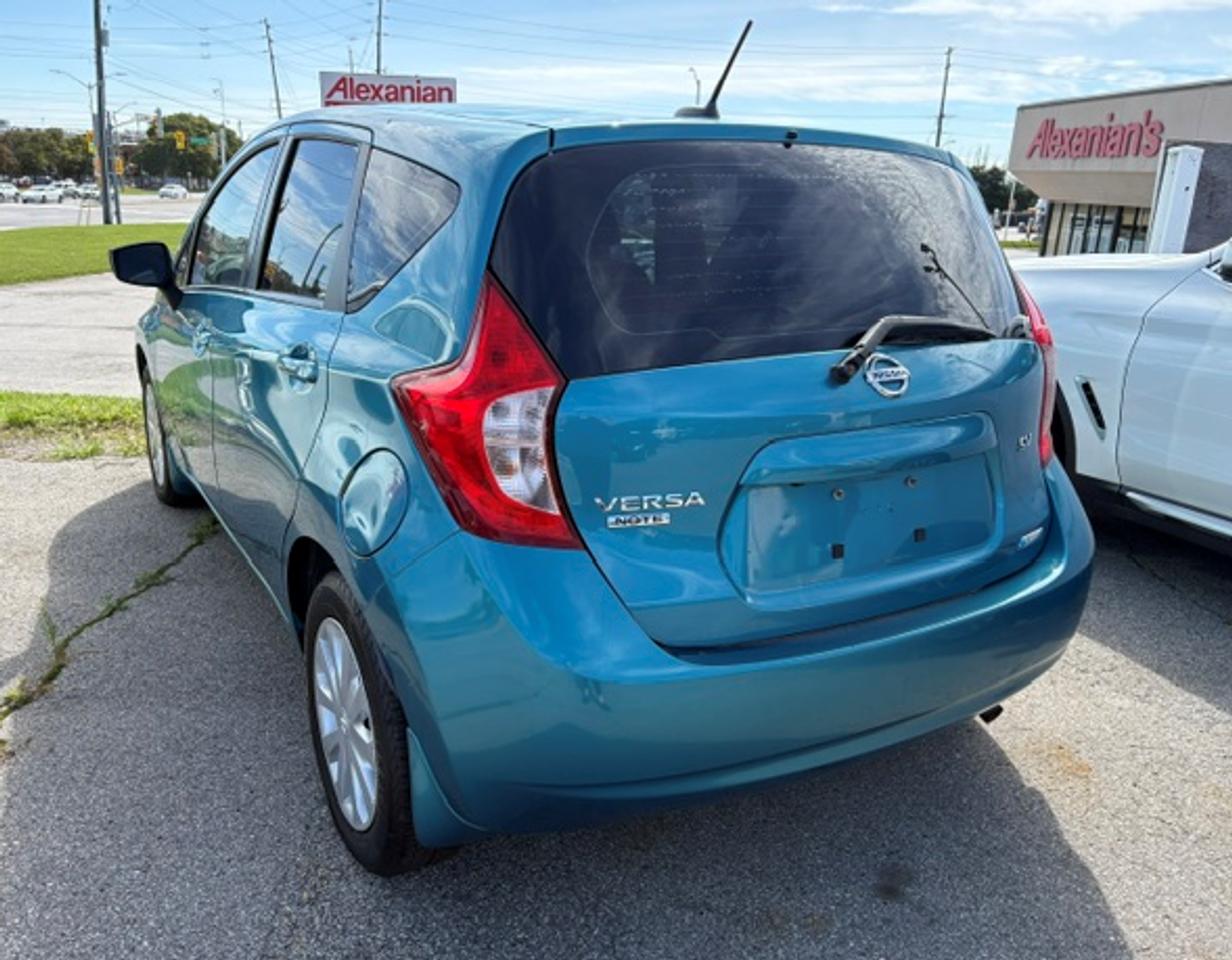 2015 Nissan Versa Note SV Photo4