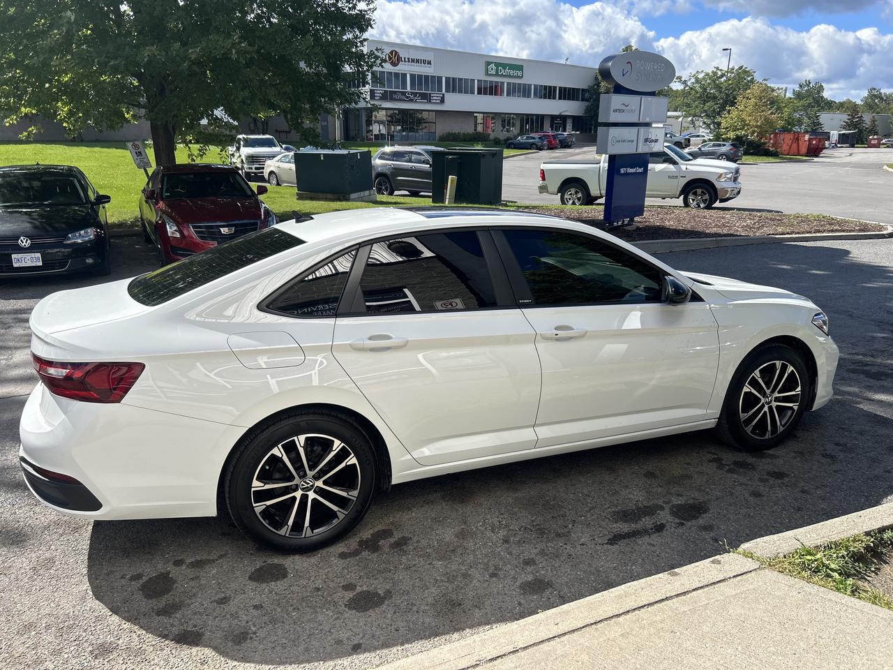 2024 Volkswagen Jetta Comfortline - ONLY 56K, APPLE CARPLAY, NAV & MORE! - Photo #8