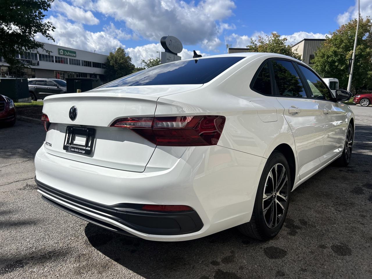 2024 Volkswagen Jetta Comfortline - ONLY 56K, APPLE CARPLAY, NAV & MORE! - Photo #7